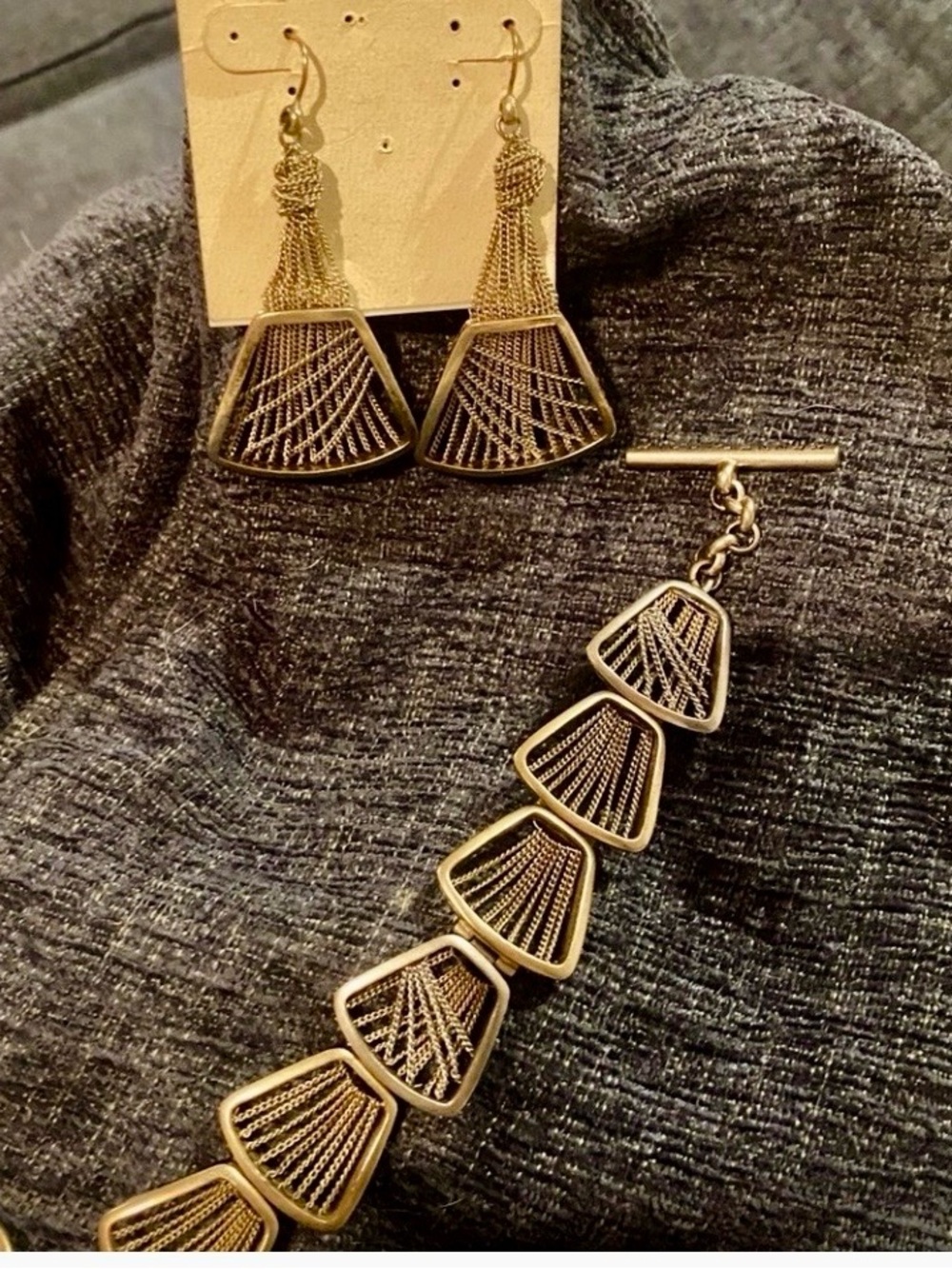 Kenneth Cole Reaction Gold Jewelry Set